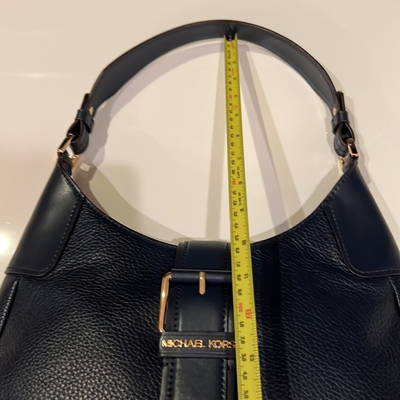 New Michael Kors Lillian M Shoulder Leather Bag navy - Picture 6 of 9